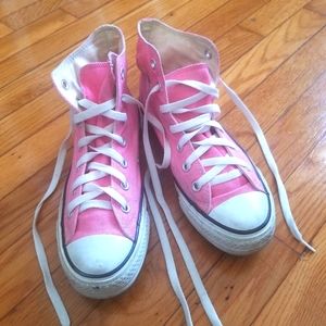 Pink hightop Chuck Taylor Tennis Shoes sz8